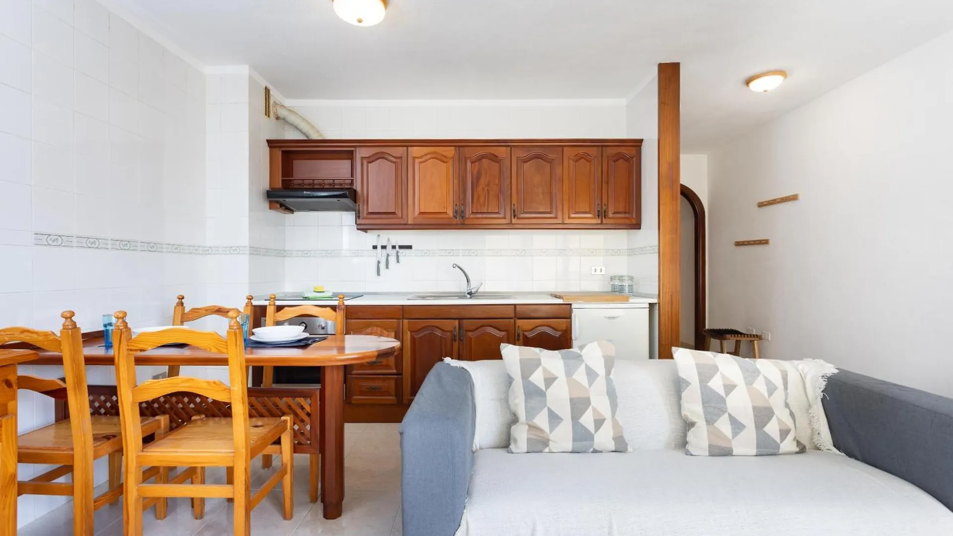 Esperanza Playa Surf House Apartment El Medano  Spain
