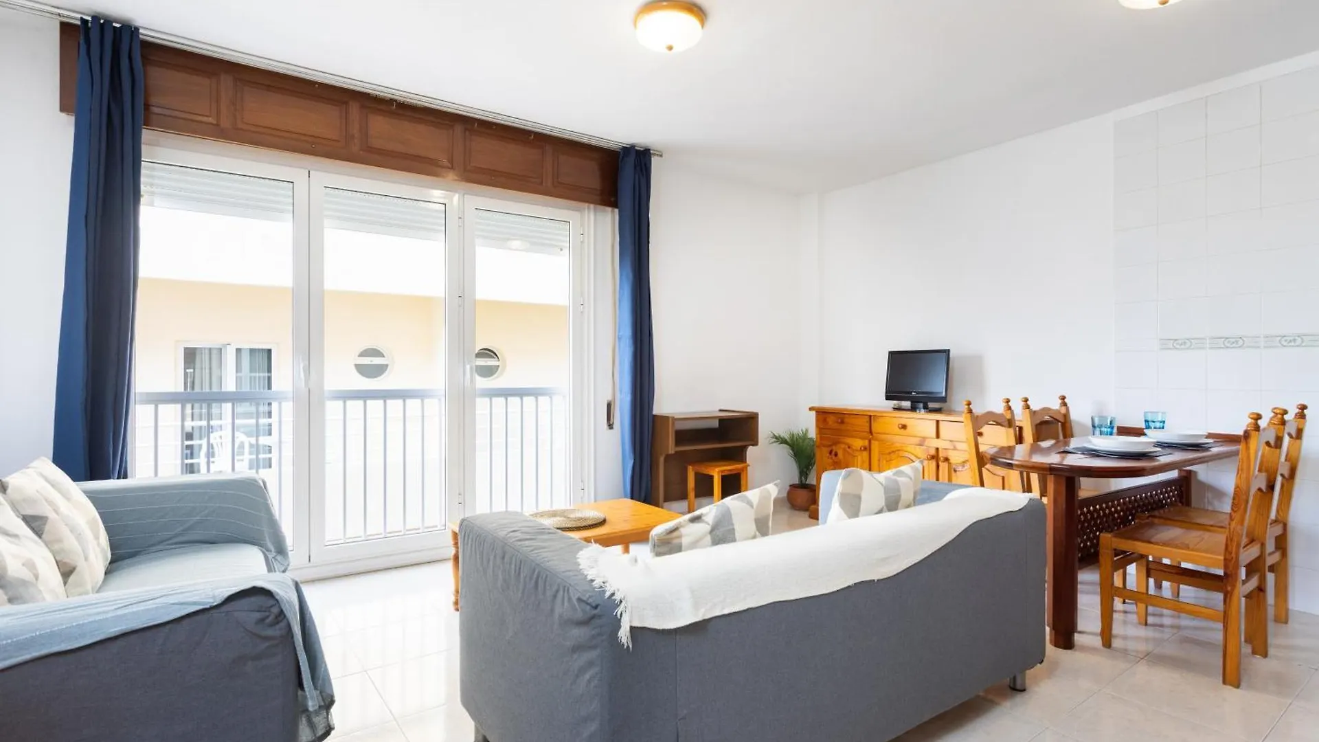 Esperanza Playa Surf House Apartment El Medano  Spain