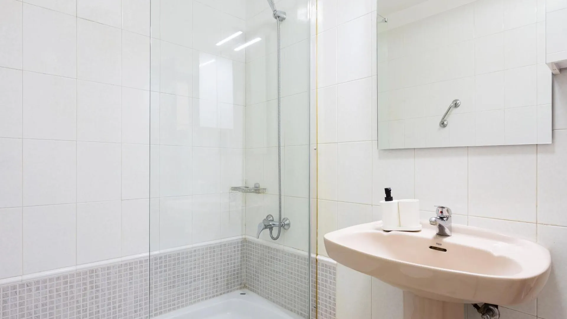 Esperanza Playa Surf House Apartment El Medano  Spain
